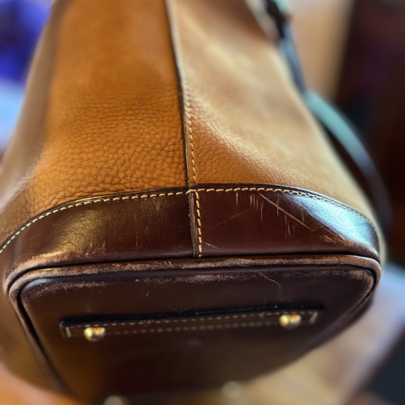Dooney & Bourke Nubuck suede and leather Chelsea tote bag. Beautiful Fall bag - Picture 11 of 16